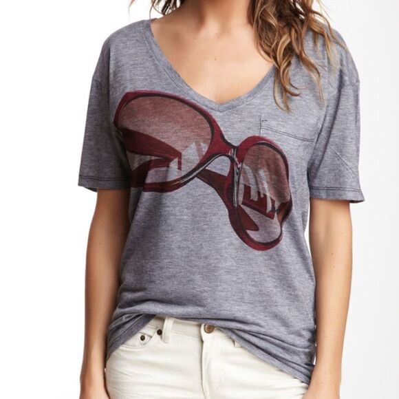 V-neck packet t-shirt - Picture 3 of 12